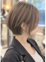 ソレイユ 新宿御苑前 (SOLEIL) 大人女性に似合う前下がりショート