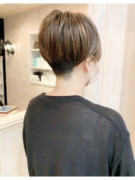 キャアリー(Caary) 福山ショートヘア人気Caary気になってた刈り上げショート