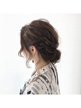 フェリア 松山(Feria) 【Feria松山】大人かわいいシニヨンスタイル-相原愛梨-