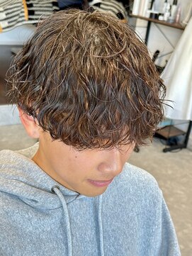 フゥ 宇都宮(FeU) 波巻きパーマメンズパーマメンズヘアツーブロックツイストパーマ