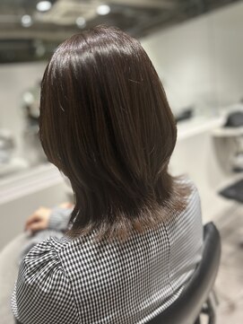 ウィステリア 銀座(WISTERIA) 【小野】ウルフボブ、カーキーカラー