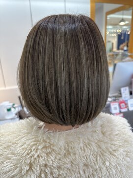 ユニ バイ マグ 長野店(Uni.by Mag) 白髪が目立たないハイライトグレージュ【白髪染め】