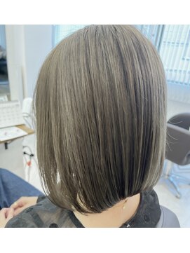 レア(l'ea) 白髪ぼかしにも◎ハイトーングレージュカラー