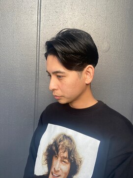 ガリカ 博多駅前(Gallica) ワンカールパーマで作る七三アップバングスタイル