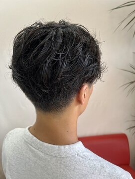 アール 大東店(R) ツーブロック/クセ毛を活かす