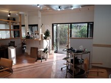 大きな窓からは由布岳が見えます