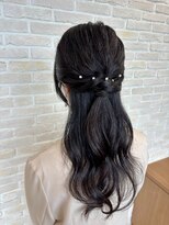 アンティ ブランシェ(an-t BRANCHE)&nbsp;シンプルだけど華やかなハーフアップ