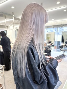 サンクプロジェクト(cinq PROJECT) 明るめホワイトミルクティーベージュ韓国ミディアムレイヤー原宿