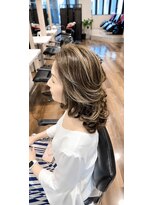 スカラ(Scala) 60代白髪ぼかしハイライト