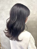 グロウ バイ グラフィー(GLOW by Graphy) ダークシルバーで波巻きスタイリング!