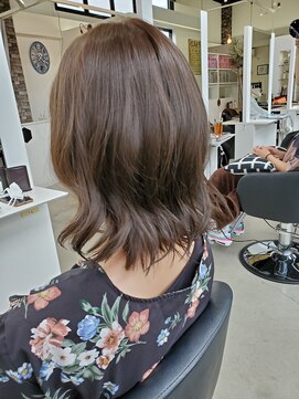 アンナ ヘアアンドアイズ(AnNa hair&eyes) ミディアムレイヤー