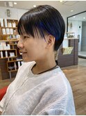 大人20代30代40代おすすめインナーカラーブルーショートヘア