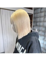 レオクマ(REOKUMA)&nbsp;ホワイトブロンド/ハイトーン/髪質改善/切りっぱなしボブ