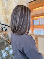 ナジック(749)&nbsp;派手なスタイルが好きな方におすすめ☆コントラストハイライト