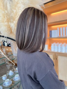 ナジック(749) 派手なスタイルが好きな方におすすめ☆コントラストハイライト