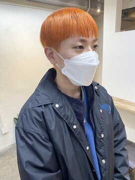 ソイ 下北沢(soi) ブラント感のあるベリーショート　オレンジヘアー
