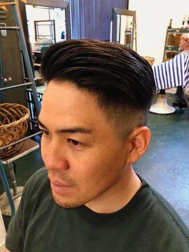 ヴィクターサルーンケイ(VICTOR SALOON K) カット