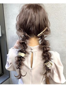 アイユー(ii+U) ツインテール　編みおろし　大人可愛い　アレンジ