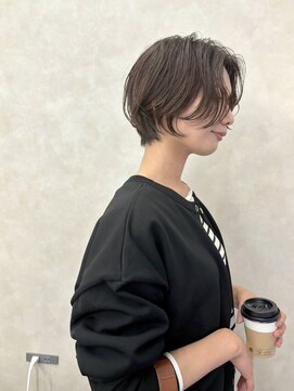 ラヴィズム 小新店(LUVISM) ショートカット丸みショート耳掛けひし形小新潟西区　小新