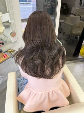 ソルア(soLua) 寒色グレージュ