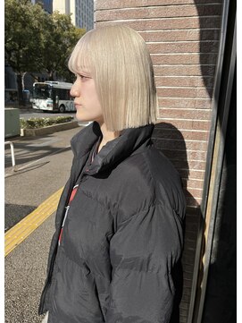 ココモ(KOKOMO) 【三野隼澄】ホワイトブロンド×タッセルボブ