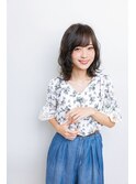 ルーズでセミウエットな質感が大人のこなれたミディヘアに♪