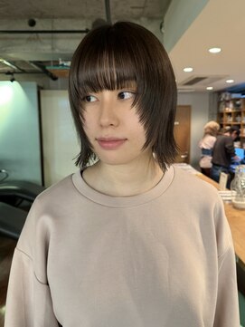 ノラジャーニー(NORA Journey) 【上田】顔周りレイヤーカット地毛風ストレートパーマオリーブ