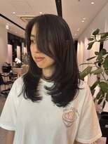 ステア ケース(stair case)&nbsp;ミディアム韓国たっぷりレイヤーカット顔まわりカット