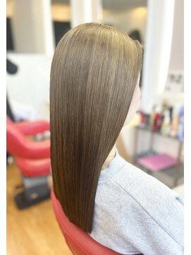 バンファミリージーナヘアー(Vanfamily gina hair) 明るめカラー