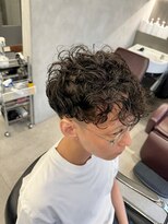 グルーマーズトウキョウ(GROOMER/S TOKYO)&nbsp;神保町スペインカールブルーブラック刈り上げ韓国マッシュ☆