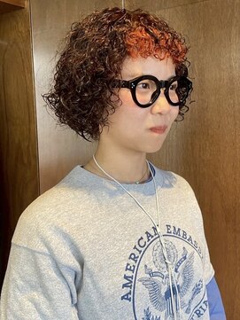 ヨロヘアー(YOLO hair) プードルパーマ/ショート/ポイントブリーチ