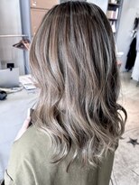 トリニティ(trinity)&nbsp;白髪ぼかしハイライト・グレージュ【豊見城】