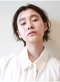 ナチュラルメイクに耳かけスタイル