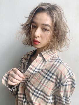 アイティー バイ アルバム 浦和店(IT by ALBUM) 外国人風ウェーブボブ_オリーブカラーハイライトカラー_36529