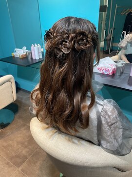 リエラ 新宿(RIERA) お花ヘアー