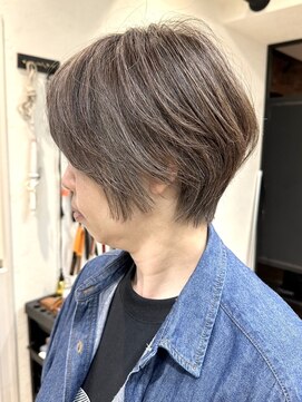 ハーツ(Heart's) 白髪ぼかしハイライト/似合わせカット/ハンサムショート