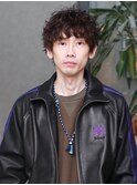 マッシュ ニュアンスパーマ 前髪あり ブラウン 無造作ヘア
