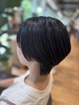 クララ 柏の葉T-SITE店(CLALA) 首元スッキリ後ろ姿まで美しいスタイル