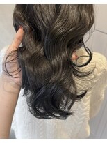 カルテ(QUARTE) 透明感たっぷりオリーブグレージュ