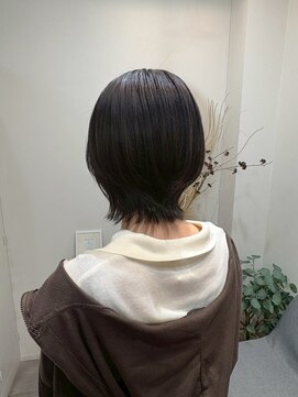 ロッカ(ROCCA) 柔らかストレートショート暗めカラー