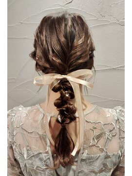 編み込みリボンハーフアップ