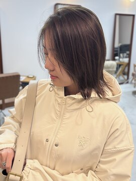 オリーブグレージュ×ミディアムボブ