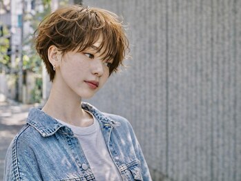 ロウイ 下北沢(LOAWe)の写真/骨格や髪質を見極めどこから見ても美シルエット!最新機器使用で5分で終わるうなじケアは口コミでも高評価