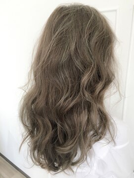 リードヘアーバイバンプ(Lead Hair by vamp) 【Lead　Hair】外国人風カラー　(バックスタイル)