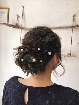 ヘアセットサロンエッジ(Edge) 結婚式お呼ばれ編込みシニヨン