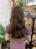 リメインファーム(Remain Firm) 巻き髪スタイル