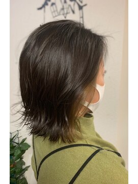 グリー ヘアープロデュース(Gree hair produce) 【Gree小川真由美】切りっぱなしボブ*イヤリングカラー*グレー