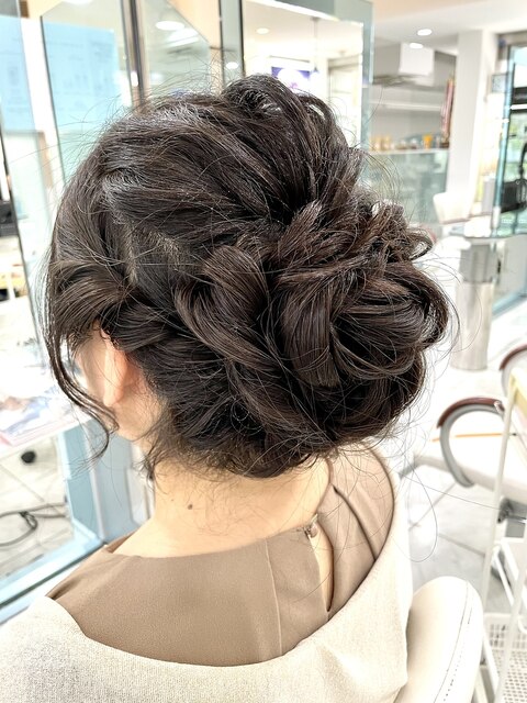 結婚式二次会ロープ編み込みお団子ヘアアレンジ20代30代40代