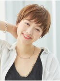 短め前髪の大人フェミニンショート