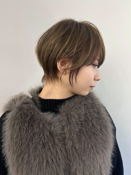 ジョナサン リヴィングストン(JONATHAN LIVINGSTON) 洗練された大人ショート/メリハリショート/ミルクティーベージュ